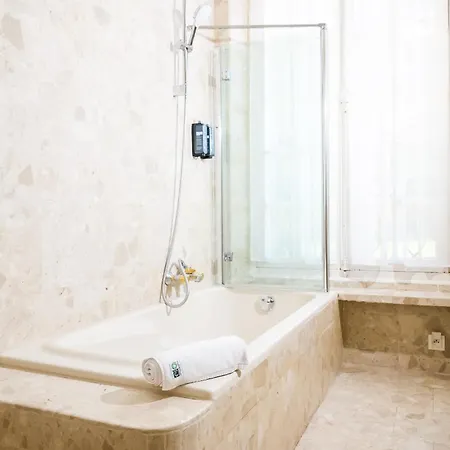 Bed & Breakfast Domaine Du Chesney, Et Maisons De Charme Pressagny-lʼOrgeuilleux
