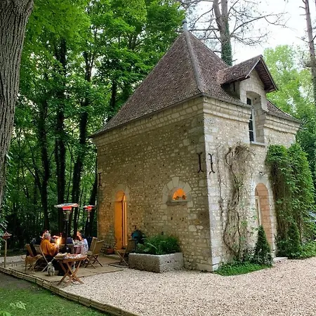 Domaine Du Chesney, Et Maisons De Charme 4*